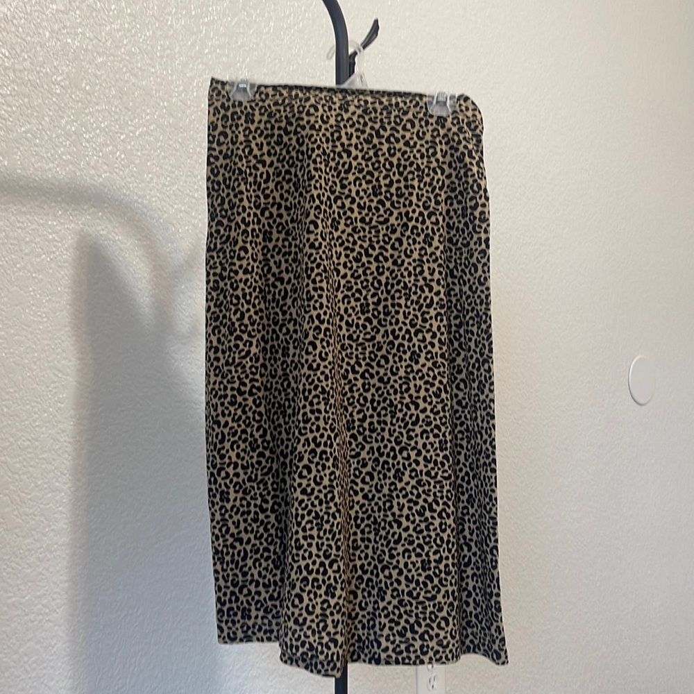 Old navy cheetah print skirt